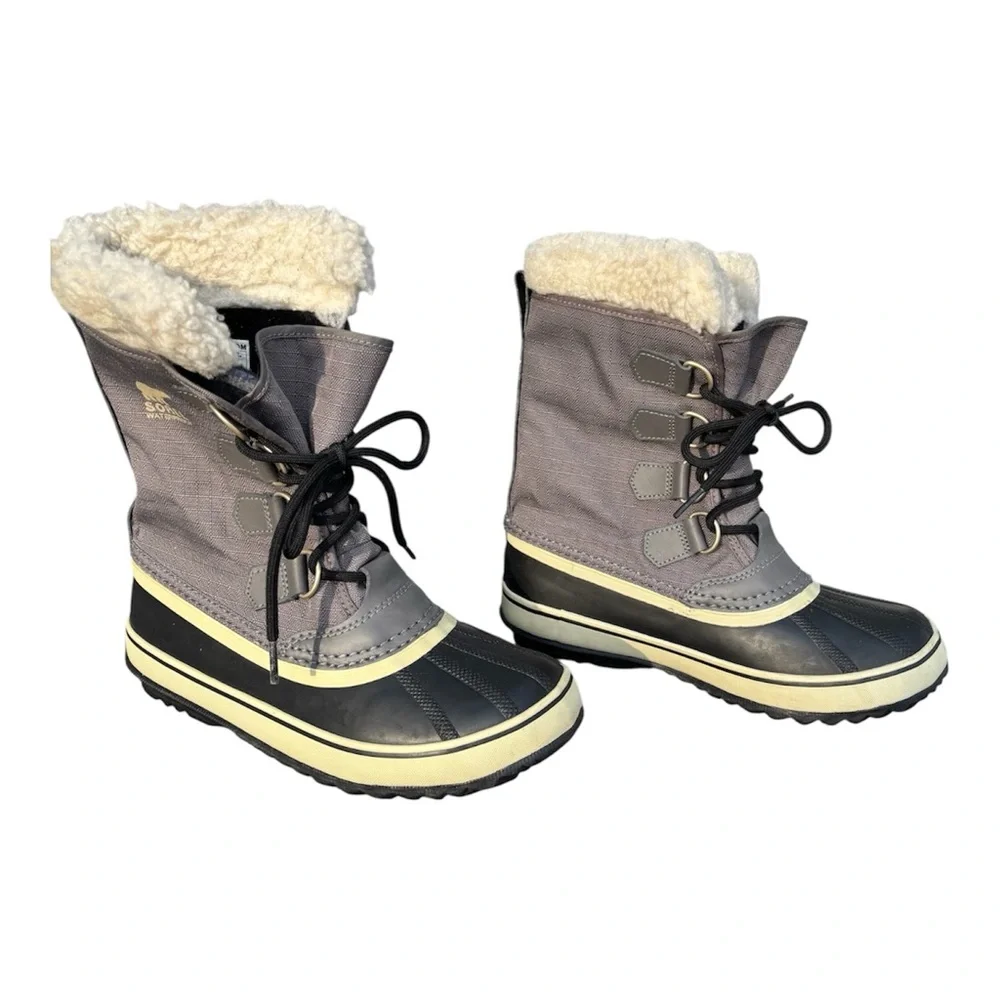 Sorel Women's Winter Carnival waterproof boot/size 6 black and gray